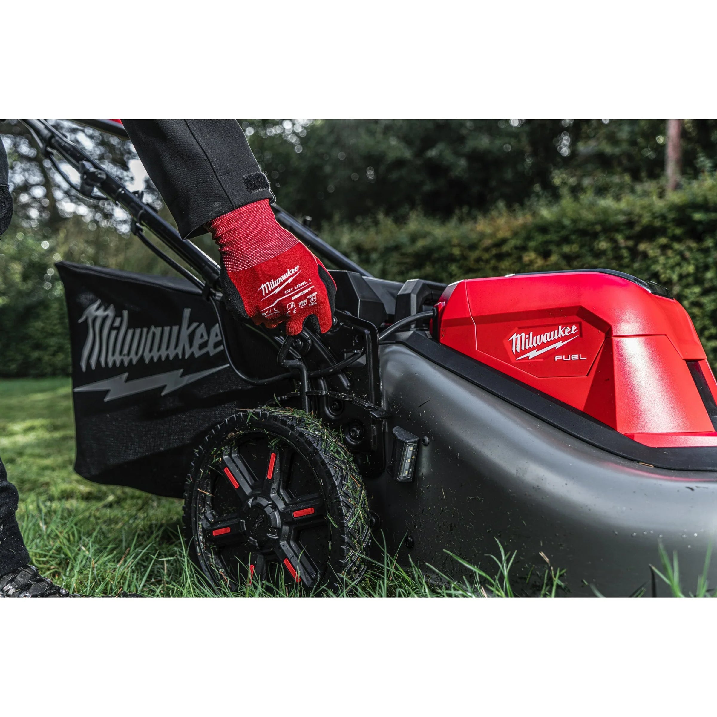 Dual Battery Self-propelled Lawn Mower 21"/53CM, Cordless 18V