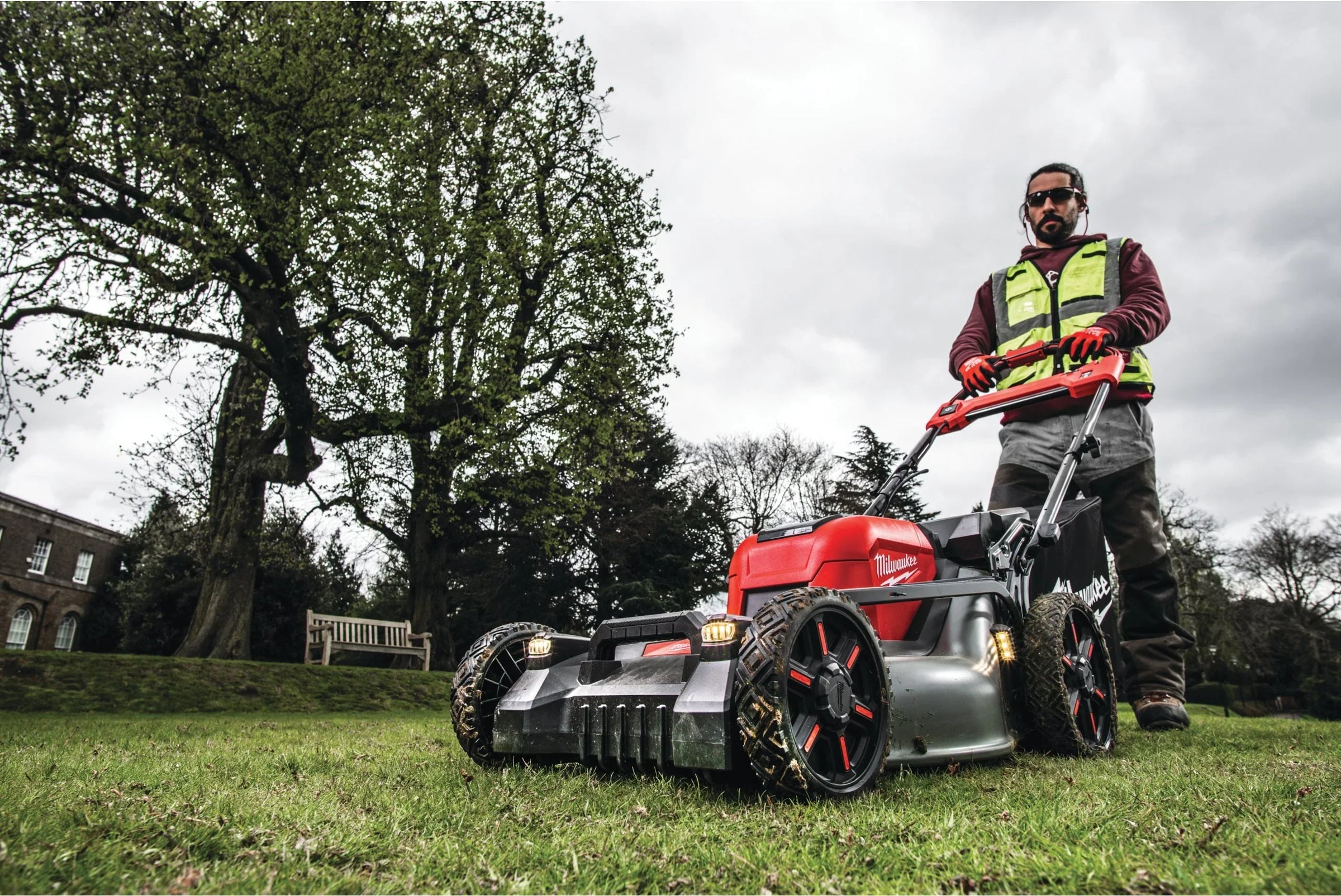 Dual Battery Self-propelled Lawn Mower 21"/53CM, Cordless 18V