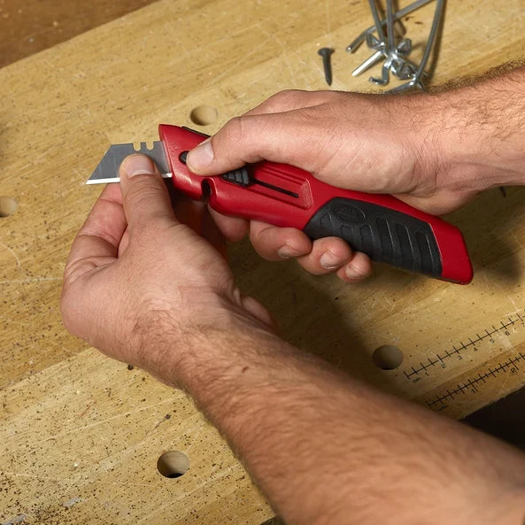 Sliding Utility Knife