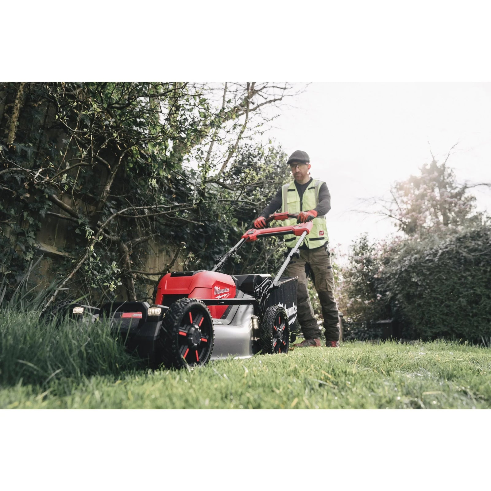 Dual Battery Self-propelled Lawn Mower 21"/53CM, Cordless 18V